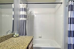 Modern Afton Townhome - Walk to Grand Lake!