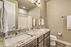 Family Home w/ Deck, 3 Mi to Downtown Flagstaff!