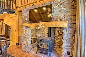 Luxury Mountain Cabin w/ Furnished Deck + Views!
