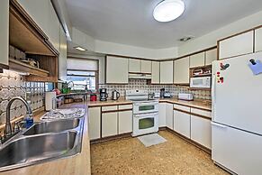 Riverfront Retreat ~ 4 Mi to Downtown Milwaukee!