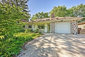 Riverfront Retreat ~ 4 Mi to Downtown Milwaukee!