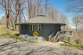 Mountaintop Mars Hill Cabin w/ Wraparound Deck!