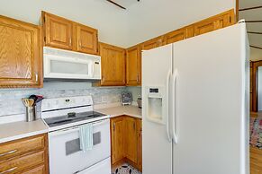 Mountaintop Mars Hill Cabin w/ Wraparound Deck!