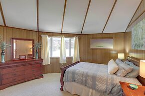 Mountaintop Mars Hill Cabin w/ Wraparound Deck!