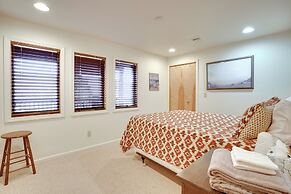 Deep Creek Lake Townhome w/ Deck & Water Views