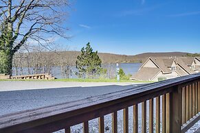 Deep Creek Lake Townhome w/ Deck & Water Views