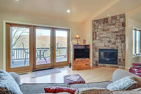 Deep Creek Lake Townhome w/ Deck & Water Views