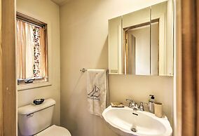 Deep Creek Lake Townhome w/ Deck & Water Views