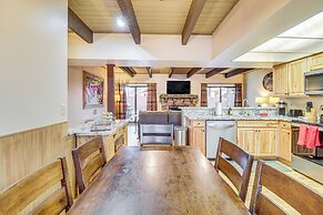 7 Mi to Rainbow Lake: Pinetop Condo w/ Patio!