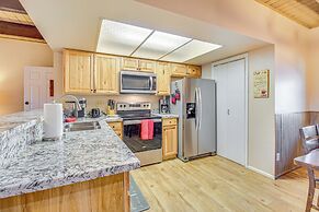7 Mi to Rainbow Lake: Pinetop Condo w/ Patio!