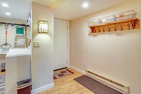 7 Mi to Rainbow Lake: Pinetop Condo w/ Patio!