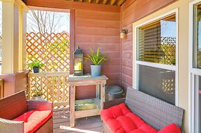 Ennis Vacation Rental w/ Balcony: Walk to Downtown