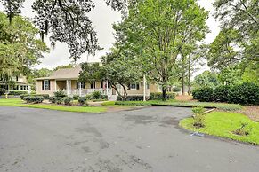 Charming Cottage Near Golf Courses & Marsh Walk!