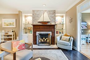 Charming Cottage Near Golf Courses & Marsh Walk!