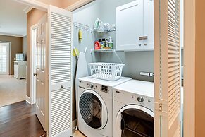 Charming Cottage Near Golf Courses & Marsh Walk!