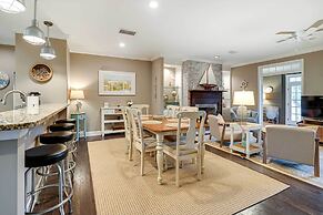 Charming Cottage Near Golf Courses & Marsh Walk!