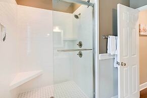 Charming Cottage Near Golf Courses & Marsh Walk!