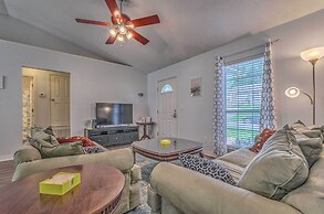 Home 10 Mi to Downtown Pensacola: Pets Welcome!