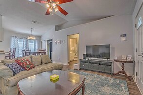 Home 10 Mi to Downtown Pensacola: Pets Welcome!