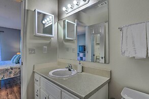 Home 10 Mi to Downtown Pensacola: Pets Welcome!