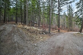 Cozy Homestead Cabin at Base of Columbia Mountain!