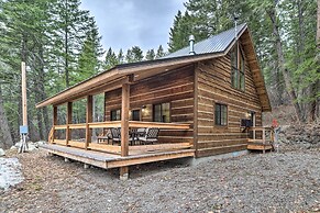 Cozy Homestead Cabin at Base of Columbia Mountain!