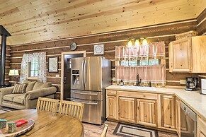 Cozy Homestead Cabin at Base of Columbia Mountain!