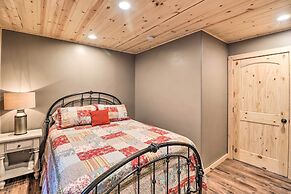 Cozy Homestead Cabin at Base of Columbia Mountain!