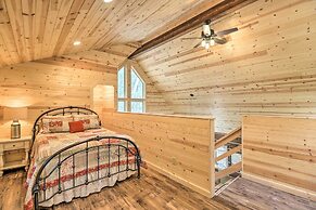 Cozy Homestead Cabin at Base of Columbia Mountain!