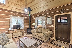 Cozy Homestead Cabin at Base of Columbia Mountain!