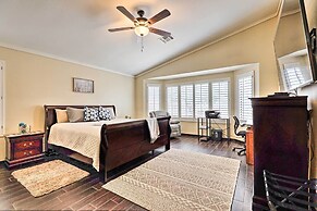 5 Mi to Golf Courses: Bbq-ready Surprise Home