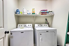 5 Mi to Golf Courses: Bbq-ready Surprise Home