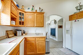 Flagstaff Home w/ Hot Tub & Mountain Views