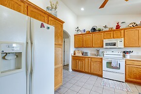 Flagstaff Home w/ Hot Tub & Mountain Views