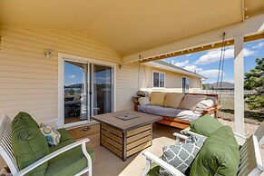 Flagstaff Home w/ Hot Tub & Mountain Views