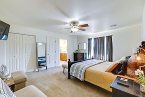 Flagstaff Home w/ Hot Tub & Mountain Views