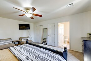 Flagstaff Home w/ Hot Tub & Mountain Views