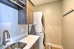 Flagstaff Home w/ Patios + Mount Humphries Views!