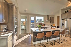 Flagstaff Home w/ Patios + Mount Humphries Views!