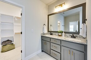 Biking Haven: Charming Bella Vista Home w/ Games!