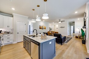 Biking Haven: Charming Bella Vista Home w/ Games!