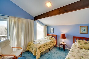 Bromley Mountain Escape w/ 2 Balconies: Hike & Ski