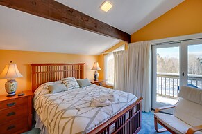 Bromley Mountain Escape w/ 2 Balconies: Hike & Ski