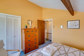 Bromley Mountain Escape w/ 2 Balconies: Hike & Ski