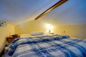 Bromley Mountain Escape w/ 2 Balconies: Hike & Ski