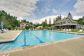 Bromley Mountain Escape w/ 2 Balconies: Hike & Ski