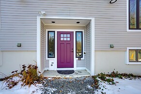 Bromley Mountain Escape w/ 2 Balconies: Hike & Ski