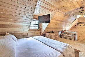 Rustic Duck Creek Village Cabin w/ Fire Pit!