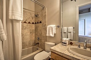 Lavish Paradise Valley Home w/ Sports Court & Pool