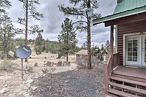 Cozy Heber-overgaard Cabin w/ Fire Pit, Game Room!